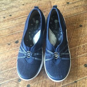 B Zees Emory foam slip on ortho stretchy comfortable shoes